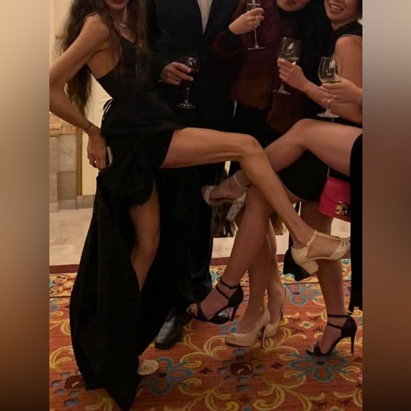 BETSY AND ADAM BLACK HIGH LOW GOWN - Picture 3 of 7